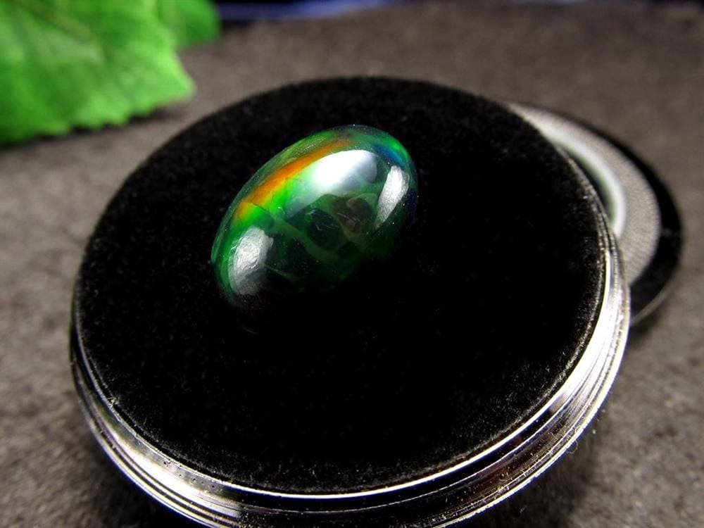 ブラックオパール カボション プレイオブカラー 蛋白石 遊色