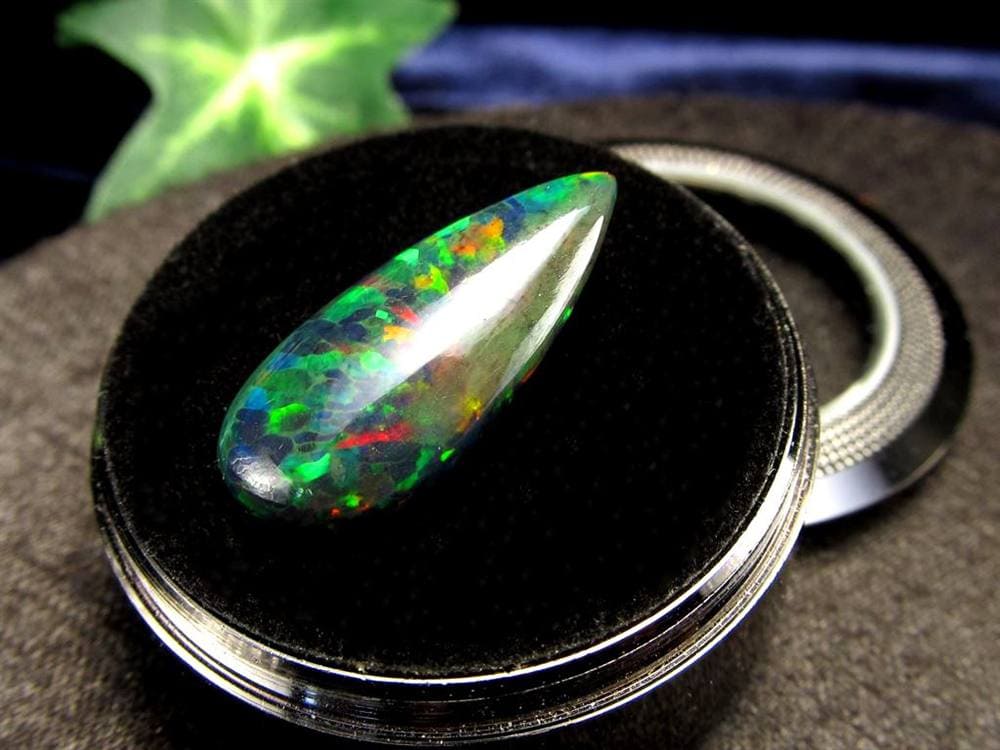 ブラックオパール カボション プレイオブカラー 蛋白石 遊色