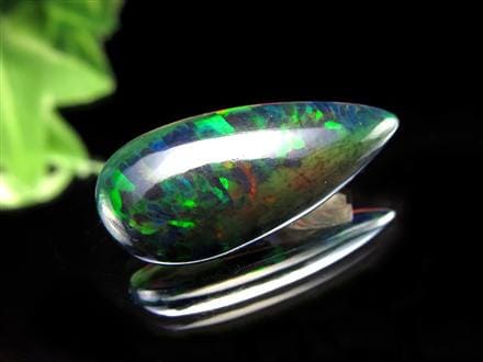 ブラックオパール カボション プレイオブカラー 蛋白石 遊色