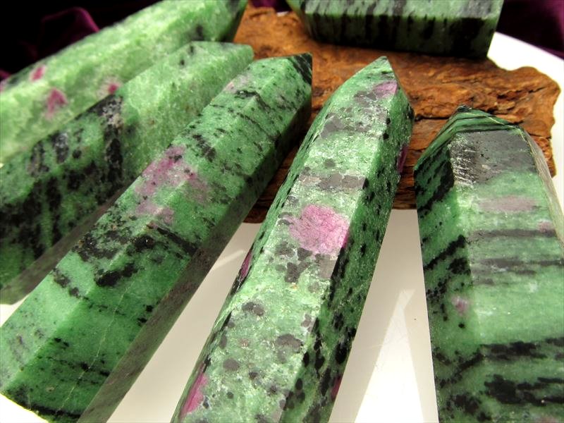 ☆赤と緑の鮮やかカラー！ルビーたっぷり！☆恋愛成就と積極性を