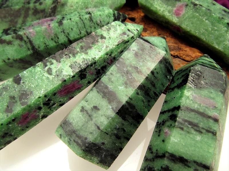 ☆赤と緑の鮮やかカラー！ルビーたっぷり！☆恋愛成就と積極性を