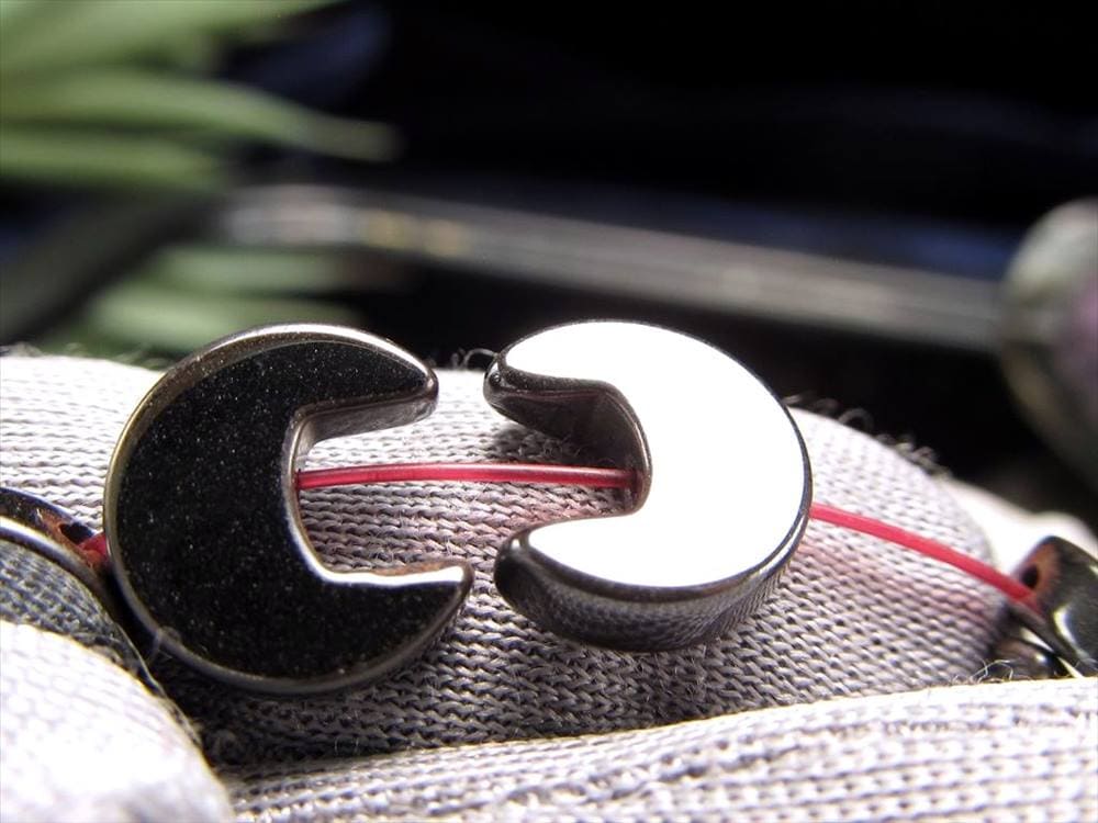 ヘマタイト 赤鉄鉱U字型 ビーズ連 連材