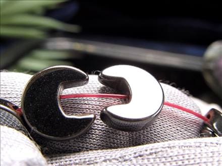 ヘマタイト 赤鉄鉱U字型 ビーズ連 連材