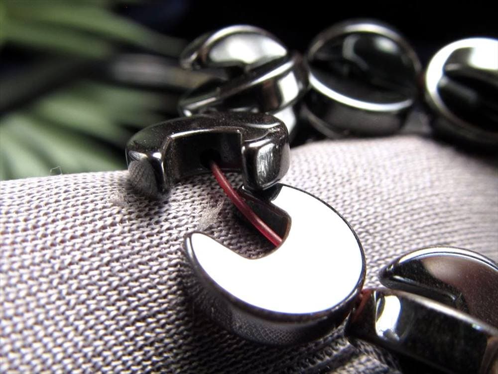 ヘマタイト 赤鉄鉱U字型 ビーズ連 連材