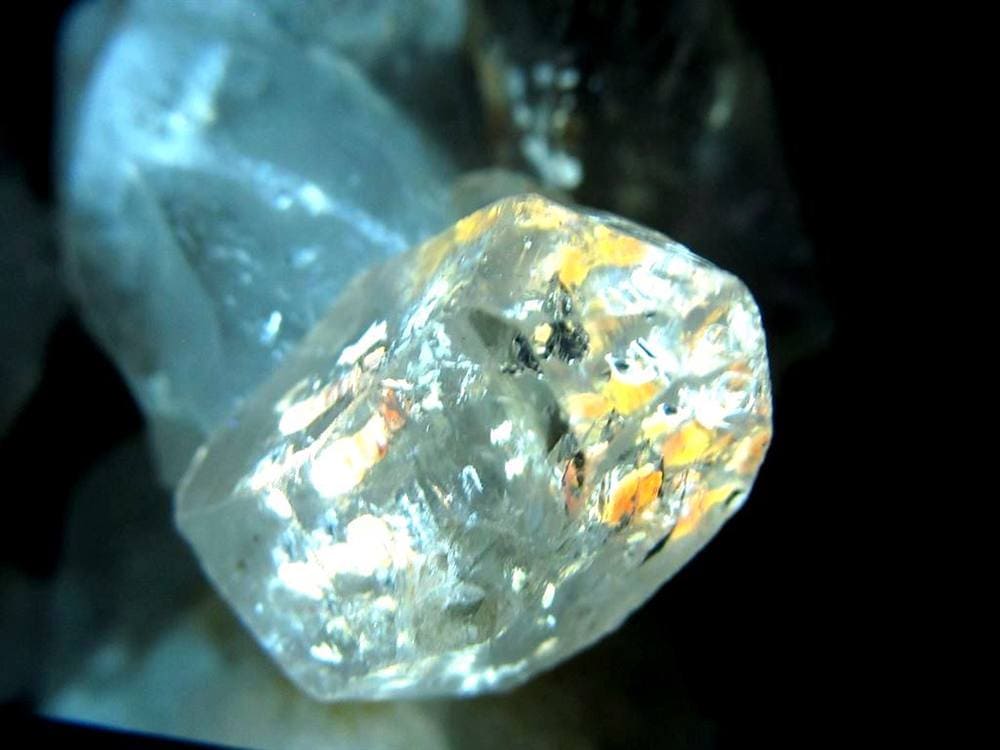 オイルクォーツ 石油入り水晶 結晶 原石