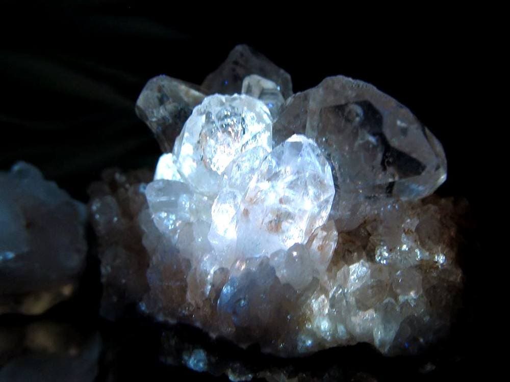オイルクォーツ 石油入り水晶 結晶 原石