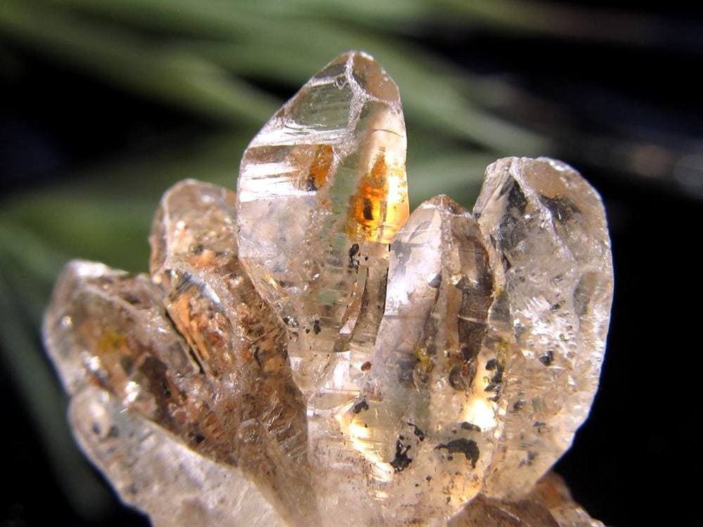 オイルクォーツ 石油入り水晶 結晶 原石