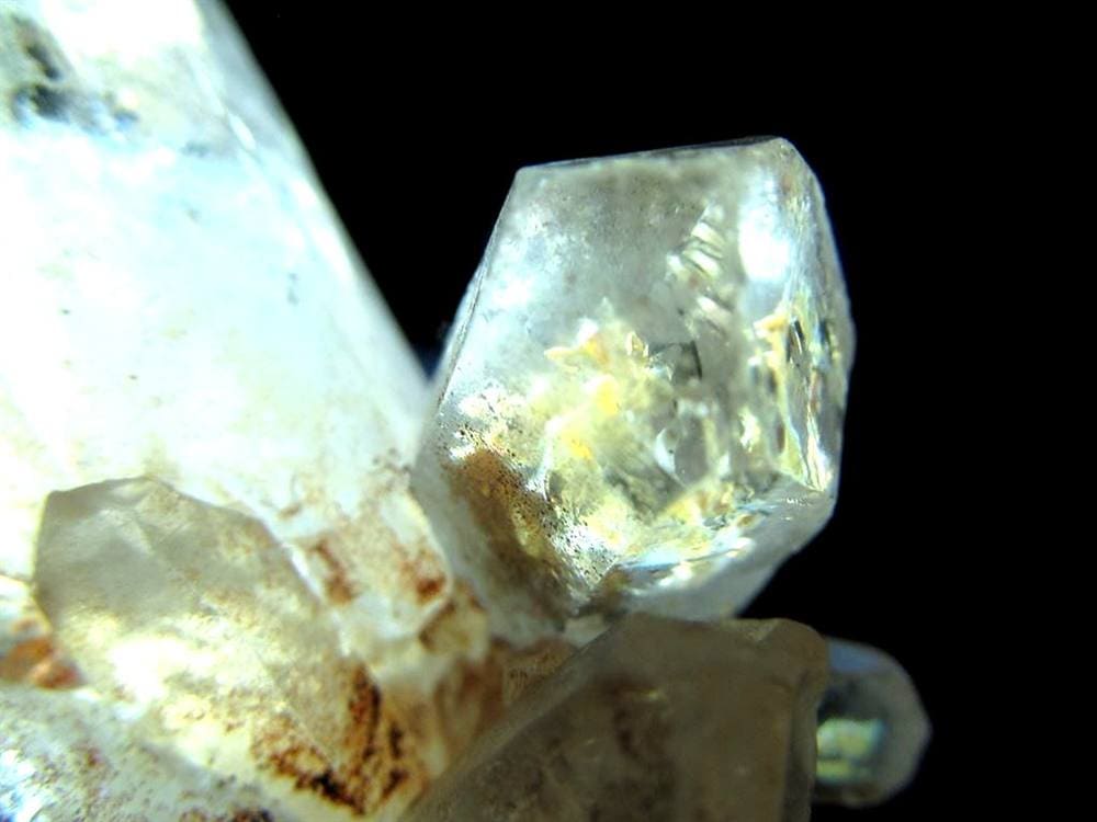 オイルクォーツ 石油入り水晶 結晶 原石