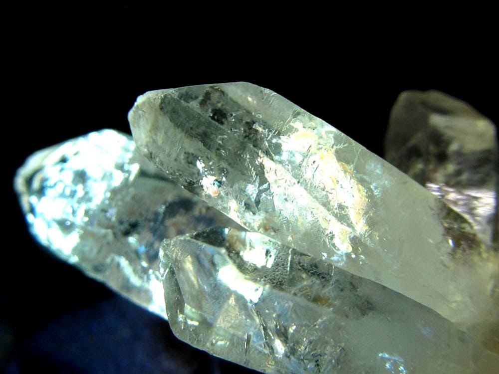 オイルクォーツ 石油入り水晶 結晶 原石