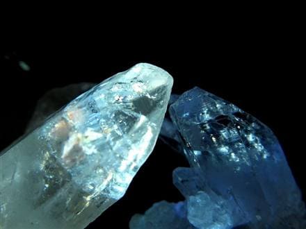 オイルクォーツ 石油入り水晶 結晶 原石