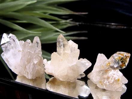 オイルクォーツ 石油入り水晶 結晶 原石