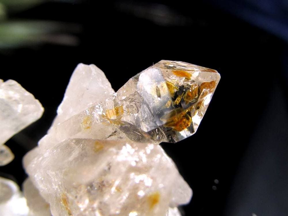 オイルクォーツ 石油入り水晶 結晶 原石