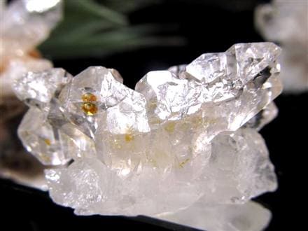 オイルクォーツ 石油入り水晶 結晶 原石