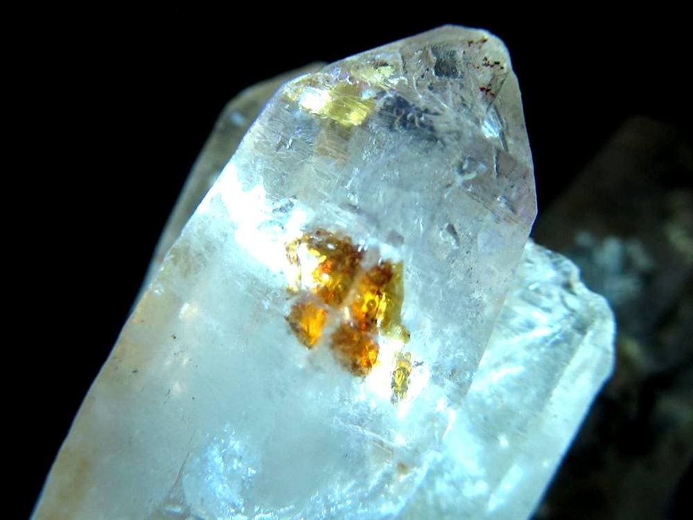 オイルクォーツ 石油入り水晶 結晶 原石