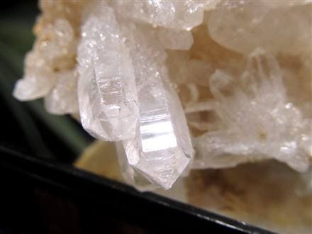 オイルクォーツ 石油入り水晶 結晶 原石