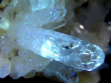 オイルクォーツ 石油入り水晶 結晶 原石