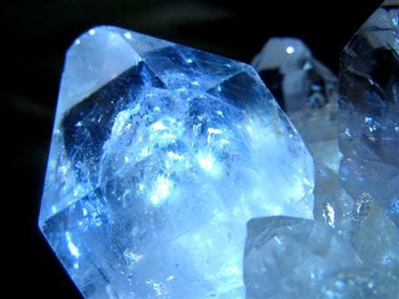 オイルクォーツ 石油入り水晶 結晶 原石