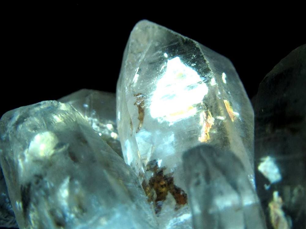 オイルクォーツ 石油入り水晶 結晶 原石