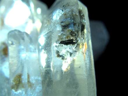 オイルクォーツ 石油入り水晶 結晶 原石