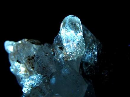 オイルクォーツ 石油入り水晶 結晶 原石