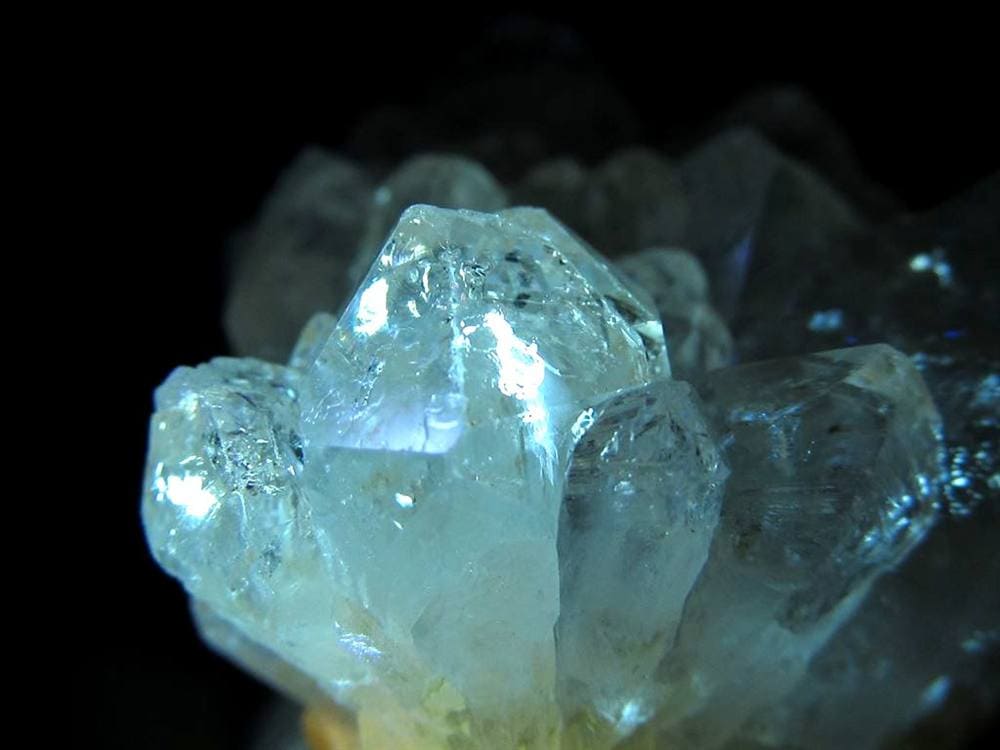 オイルクォーツ 石油入り水晶 結晶 原石