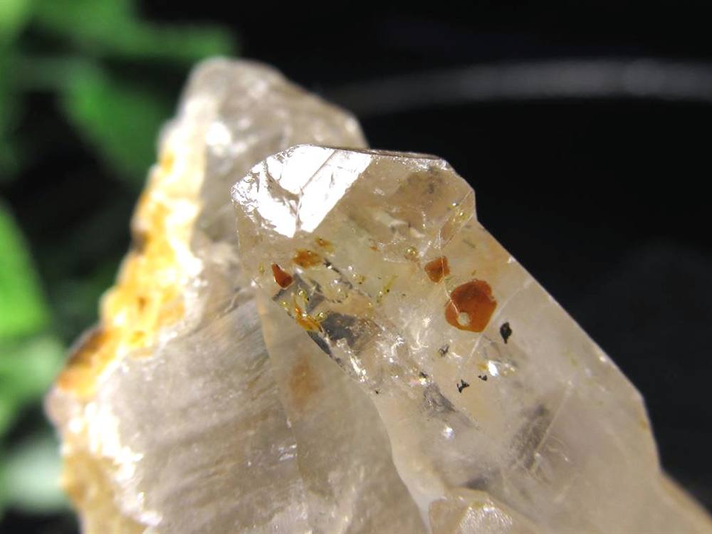 オイルクォーツ 石油入り水晶 結晶 原石