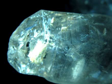 オイルクォーツ 石油入り水晶 結晶 原石