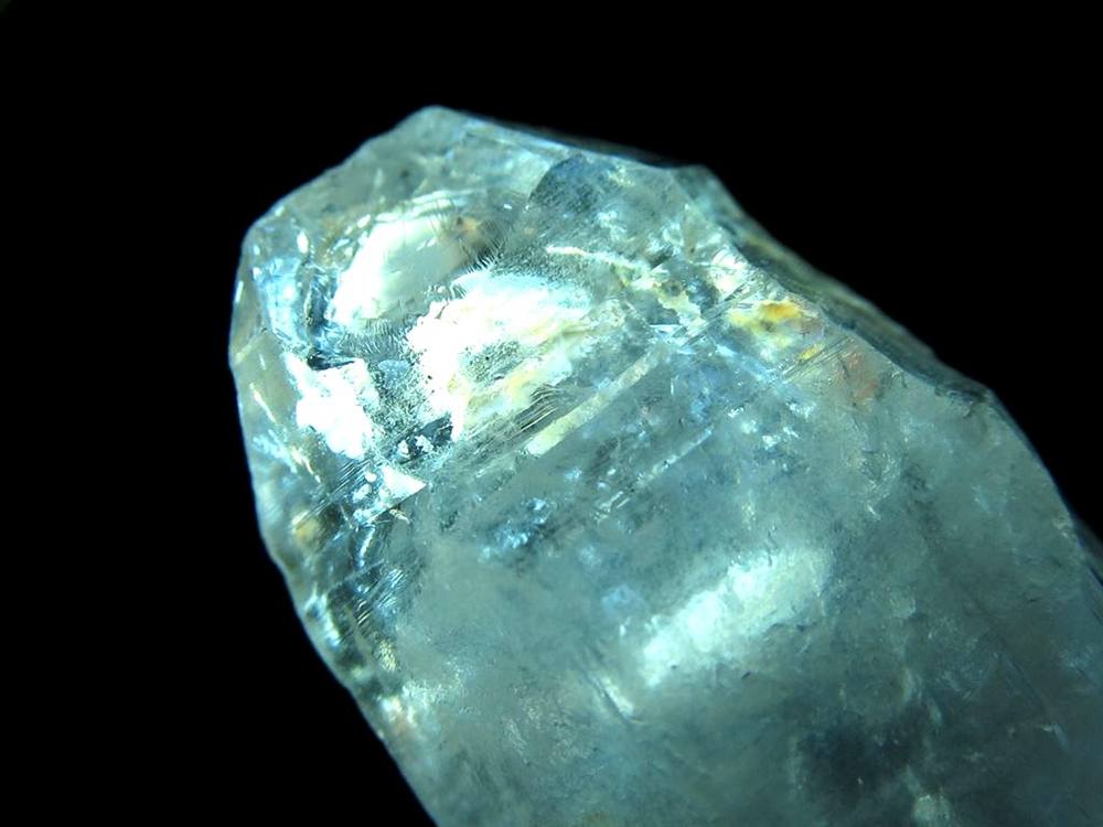 オイルクォーツ 石油入り水晶 結晶 原石