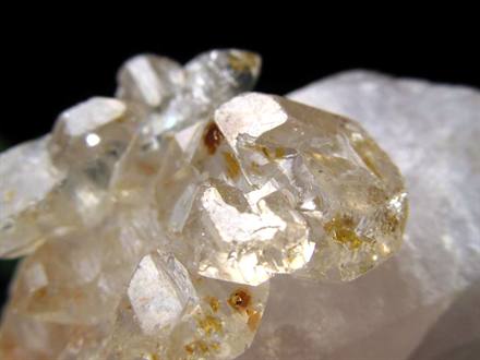 オイルクォーツ 石油入り水晶 結晶 原石