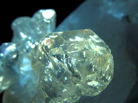 オイルクォーツ 石油入り水晶 結晶 原石