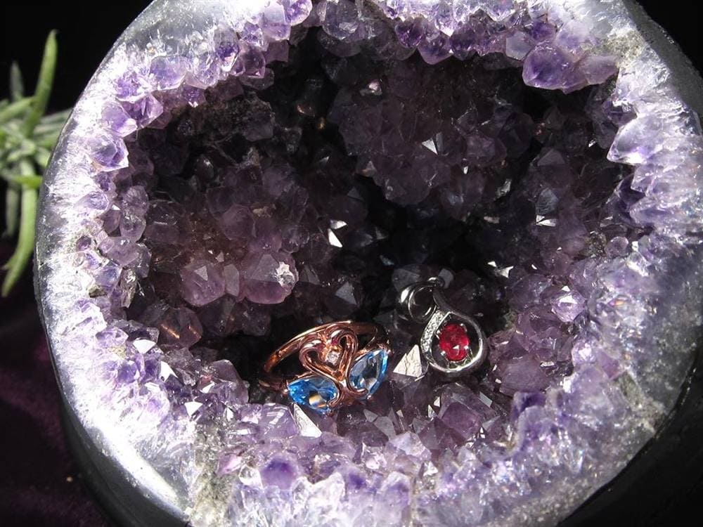 アメジストジオード アメジストドーム 紫水晶 晶洞 天然石