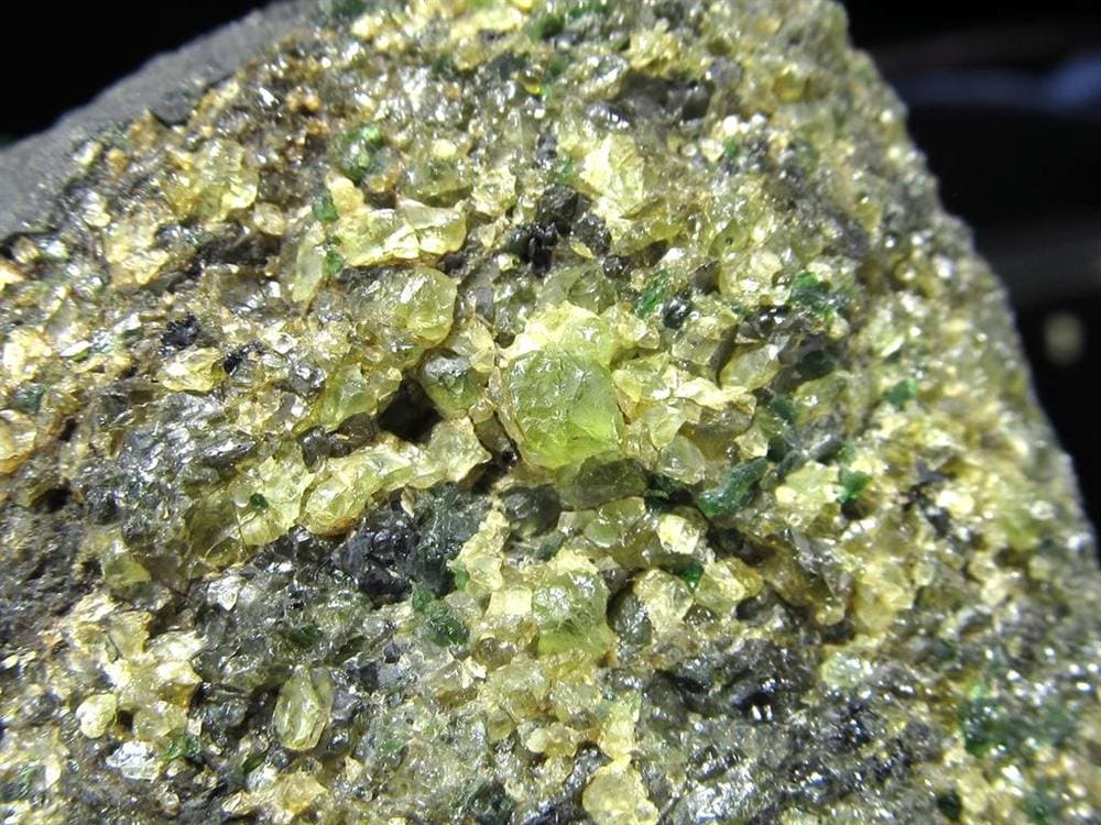 ペリドット オリビン かんらん石 結晶 原石 誕生石