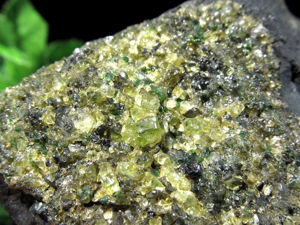 ペリドット オリビン かんらん石 結晶 原石 誕生石