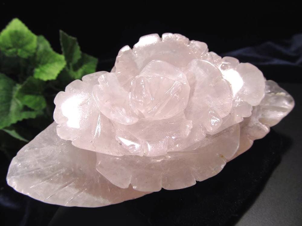 ローズクォーツ 薔薇 彫刻置物 クォーツ 天然石