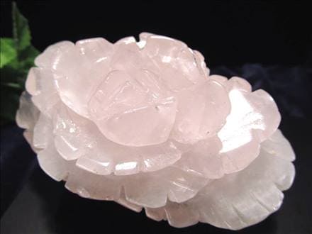 ローズクォーツ 薔薇 彫刻置物 クォーツ 天然石