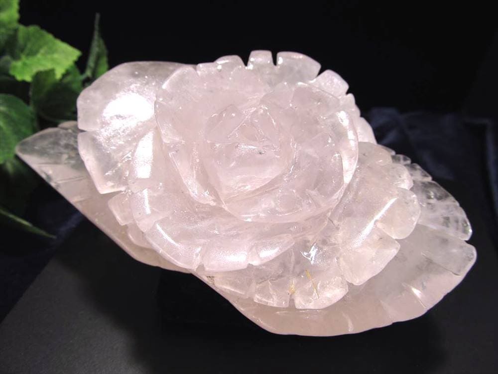 ローズクォーツ 薔薇 彫刻置物 クォーツ 天然石