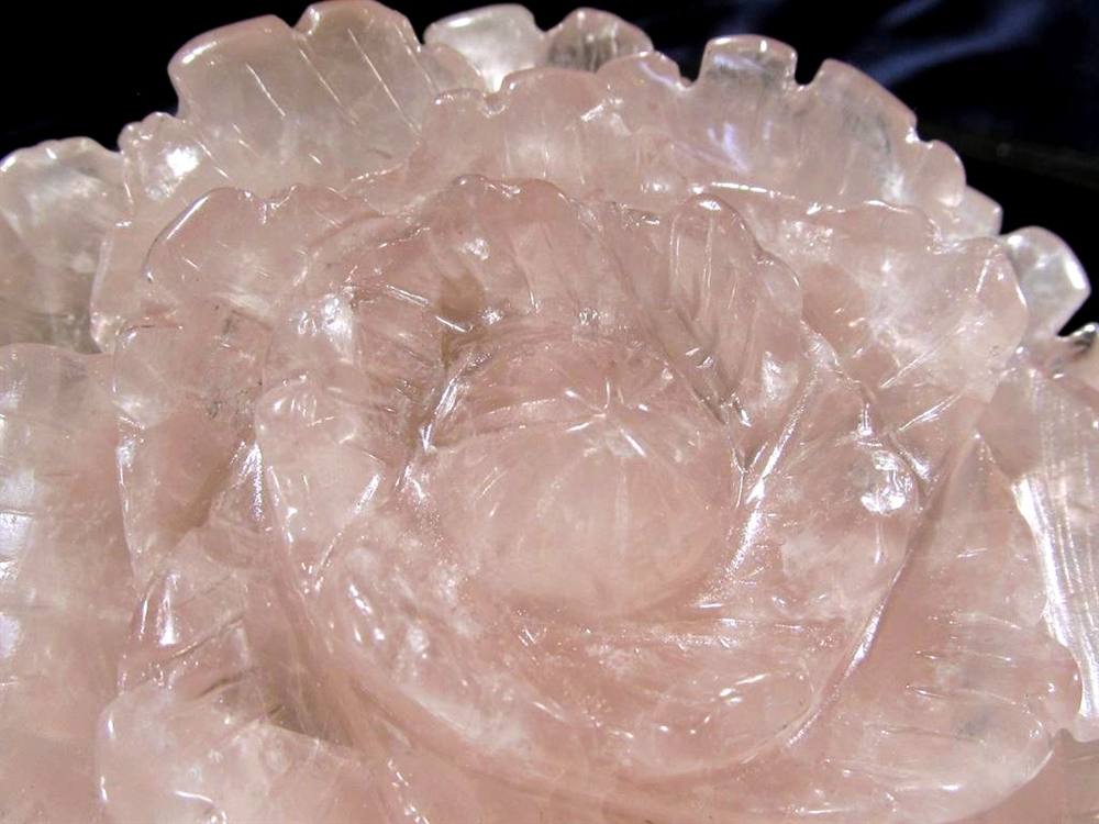 ローズクォーツ 薔薇 彫刻置物 クォーツ 天然石