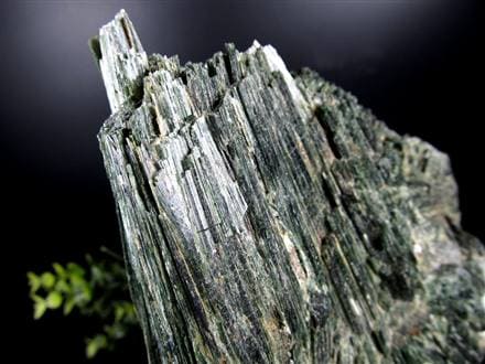 アクチノライト 結晶 原石 緑閃石 かんらん石 グリーンルチル