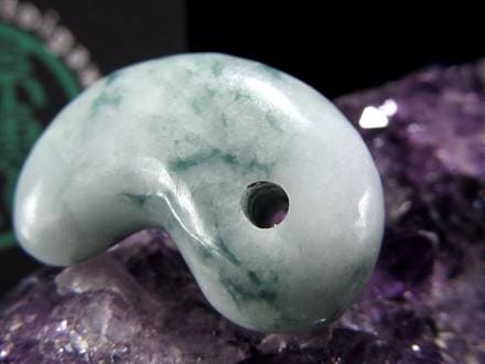 翡翠 勾玉 ジェイド 本翡翠 糸魚川