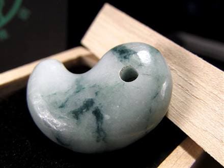 翡翠 勾玉 ジェイド 本翡翠 糸魚川