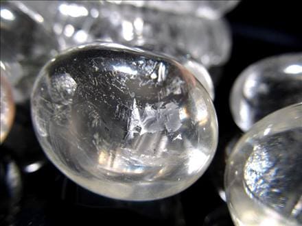 クォーツ 誕生石 水晶 タンブル 握り石