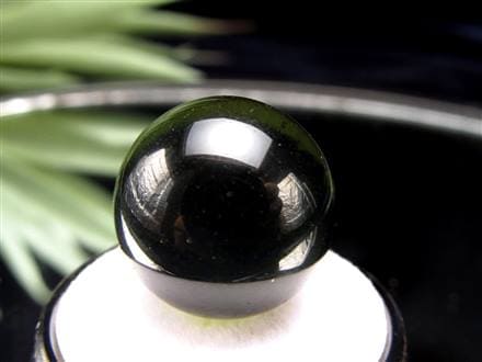 モルダバイト モルダウ石 スフィア 鑑別書付属 丸玉