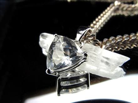 ペタライト ペンダント 葉長石 ネックレス PETALITE