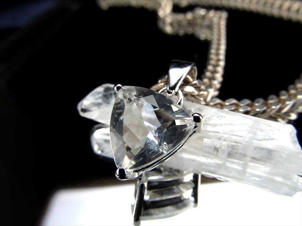 ペタライト ペンダント 葉長石 ネックレス PETALITE