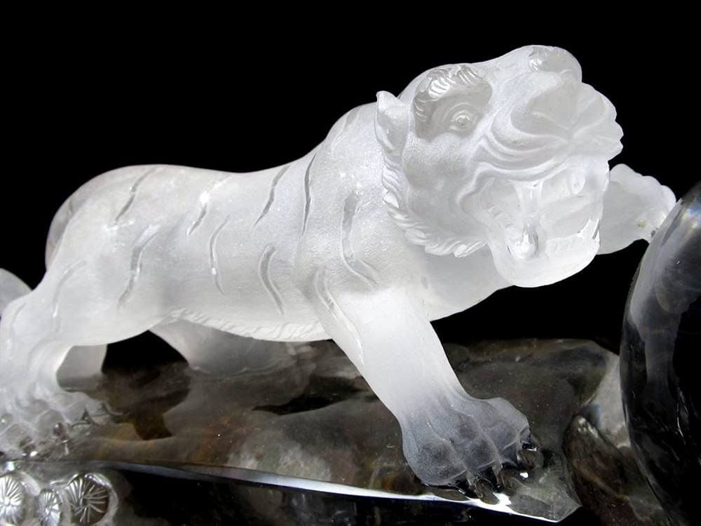 四神獣 ガーデンクォーツ 庭園水晶 白虎 彫刻 置物
