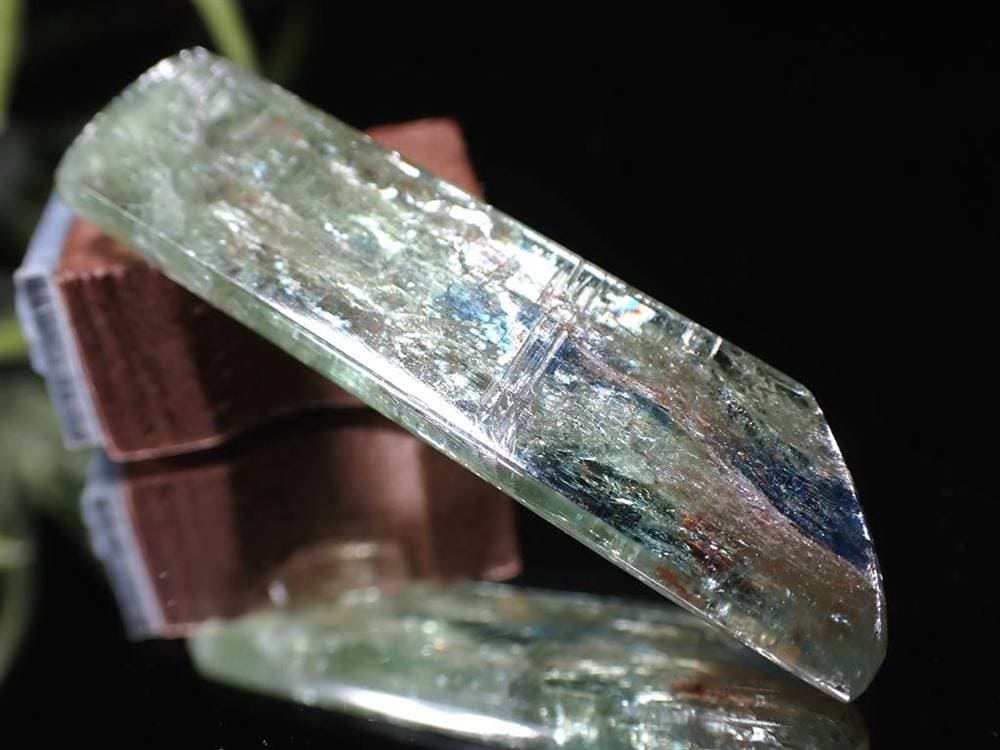 グリーンカイヤナイト 藍晶石 原石 結晶
