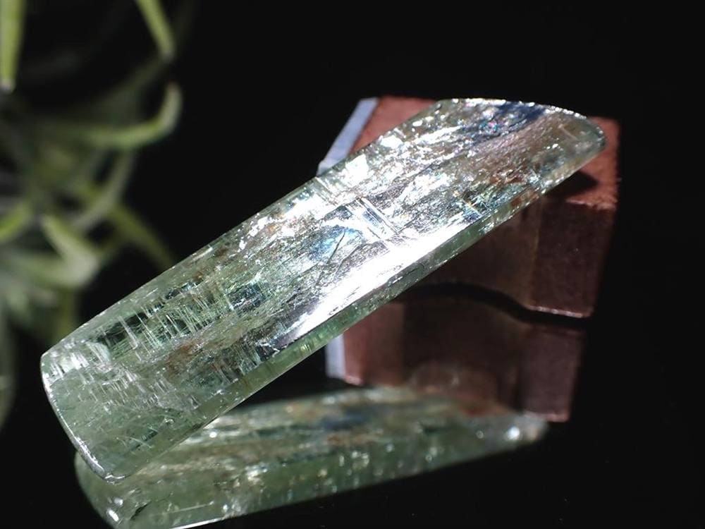 グリーンカイヤナイト 藍晶石 原石 結晶