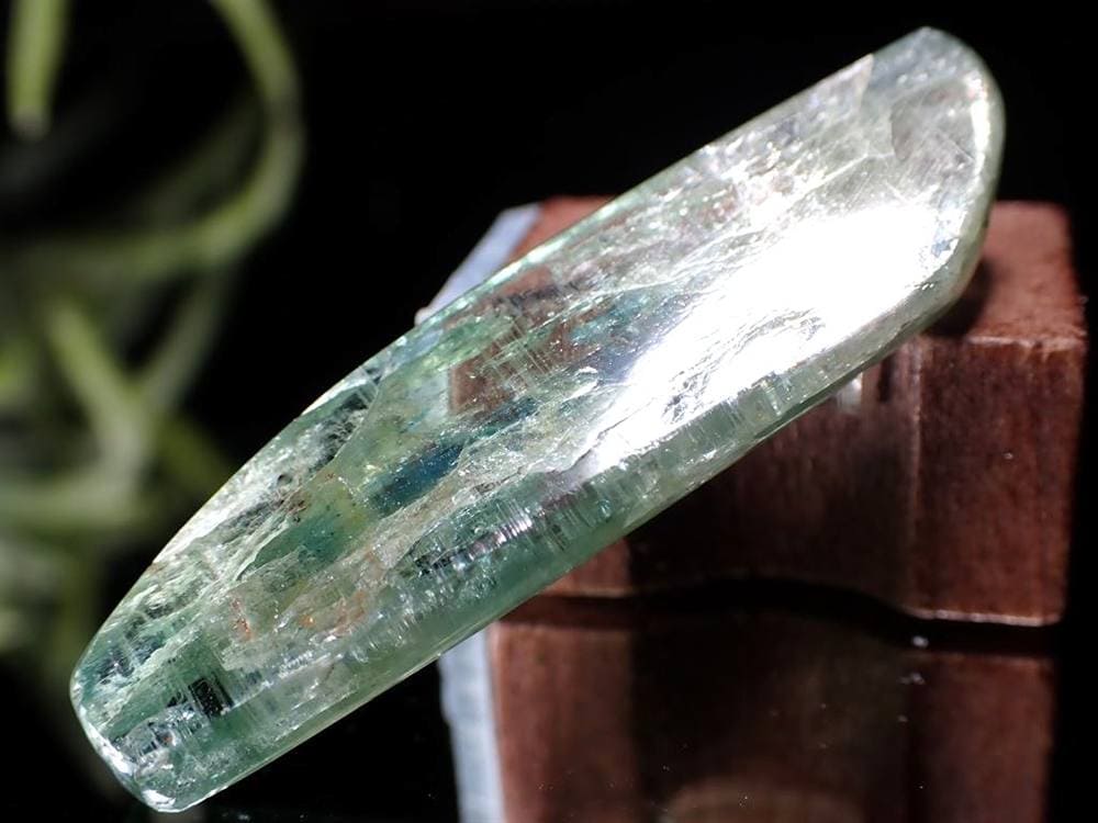 グリーンカイヤナイト 藍晶石 原石 結晶