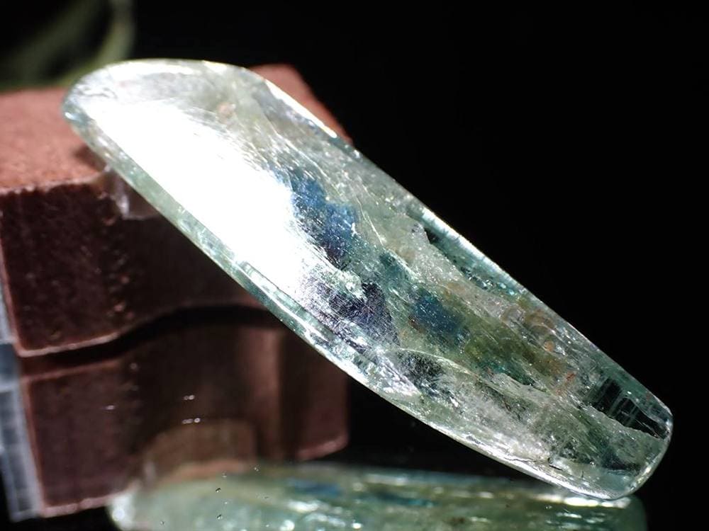 グリーンカイヤナイト 藍晶石 原石 結晶