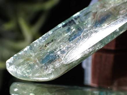 グリーンカイヤナイト 藍晶石 原石 結晶